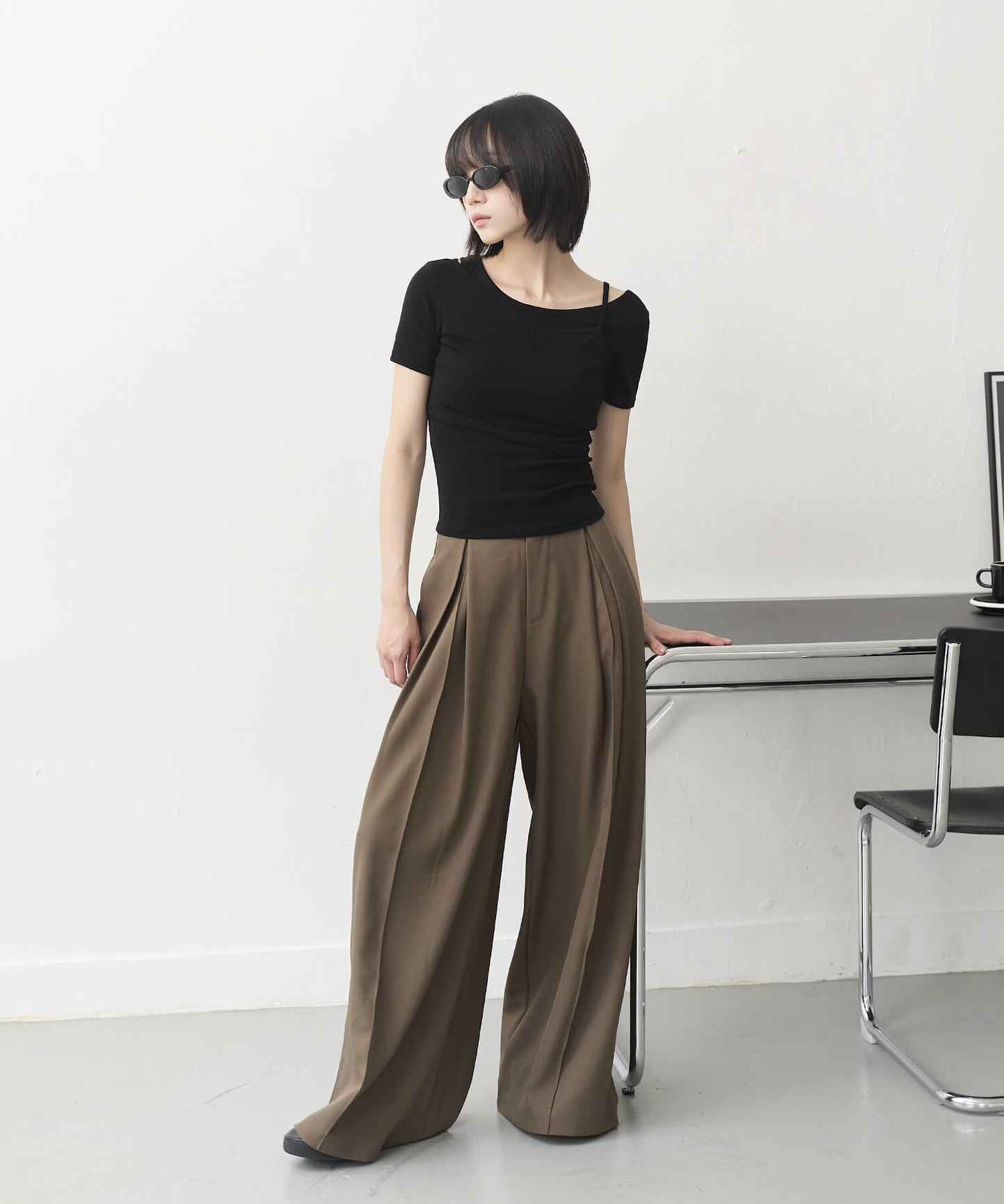 【美脚/足長効果あり】ハイウエストピンタックワイドシルエットロングスラックス