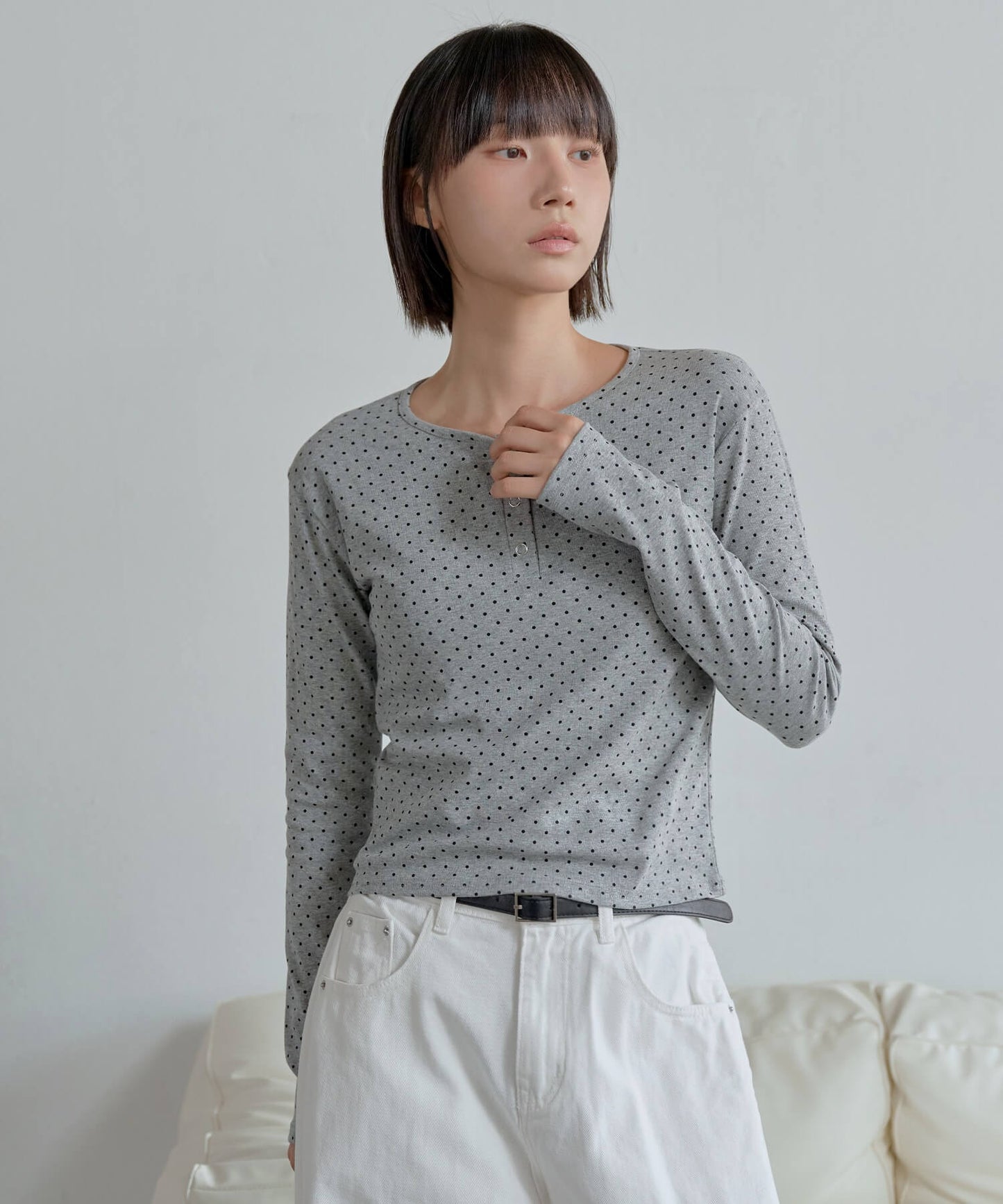 【UNE ORIGINAL】ヘンリーネックシルバースナップボタンドットパターンTシャツカットソー