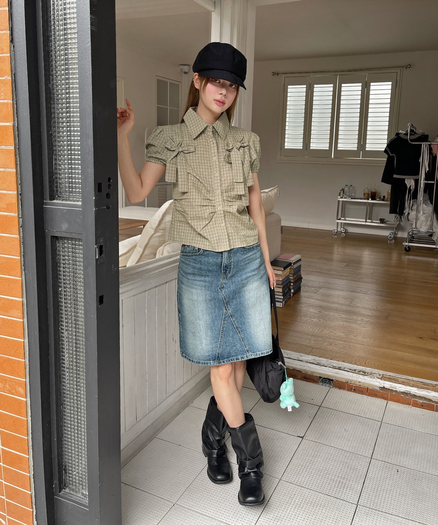 [UNE ORIGINAL]ショルダーパフサイドピンタックユニークリボンチェックブラウスシャツ