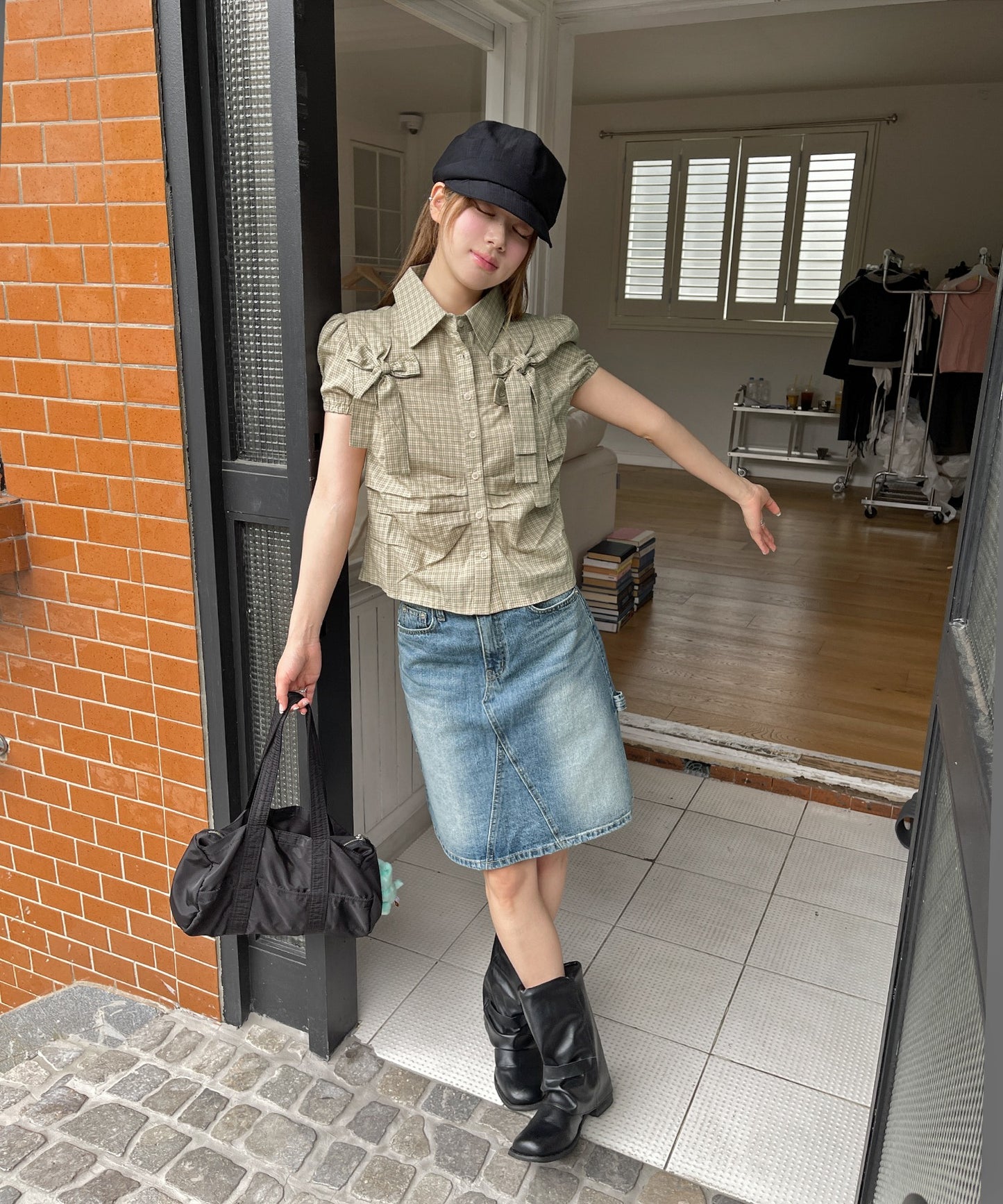 [UNE ORIGINAL]ショルダーパフサイドピンタックユニークリボンチェックブラウスシャツ