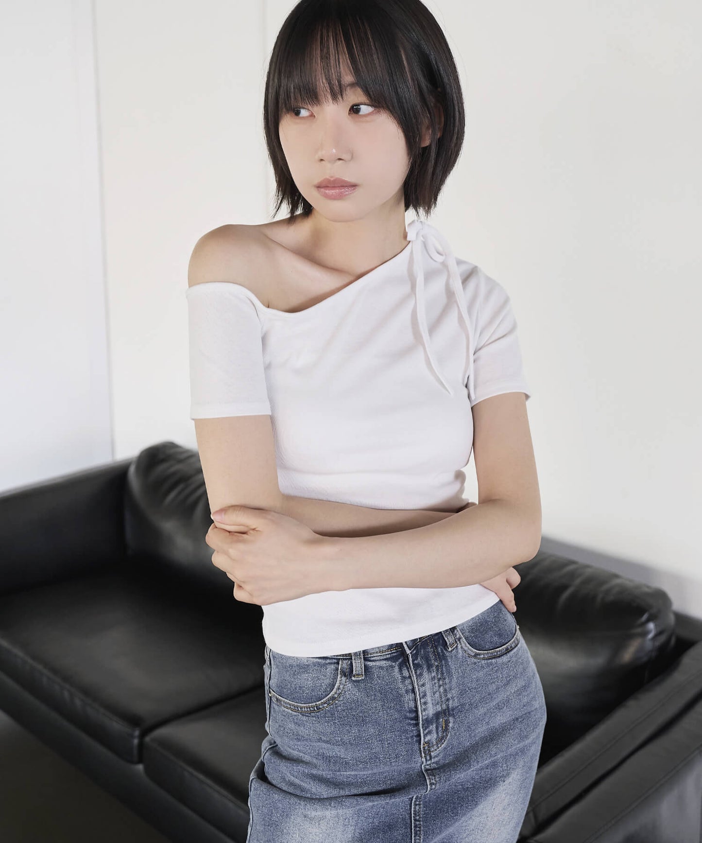 [UNE ORIGINAL]ワンオフショルダーチョーカーリボンTシャツカットソー