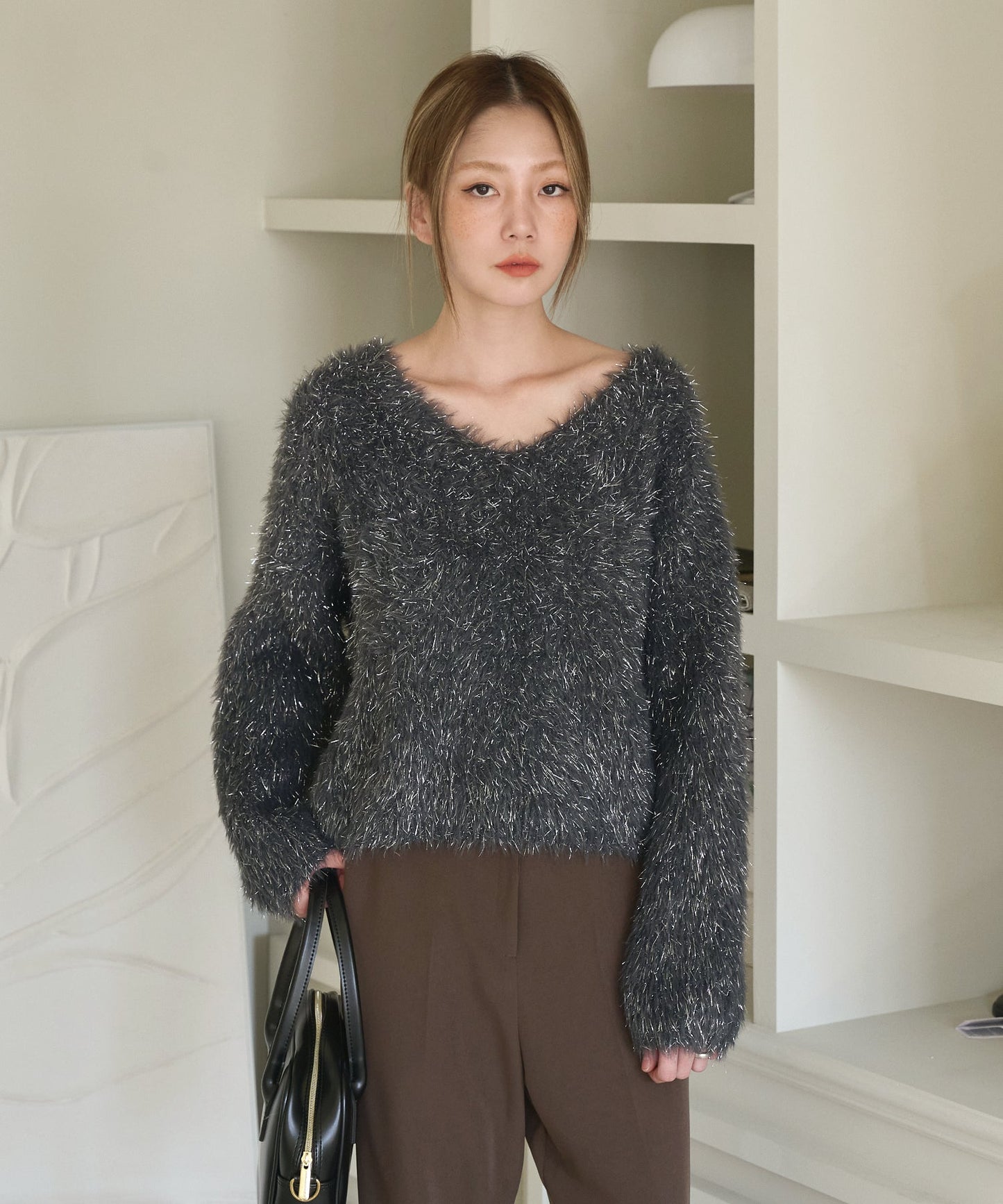 フェイクファーラメシャギーボートネックルーズシルエットニット