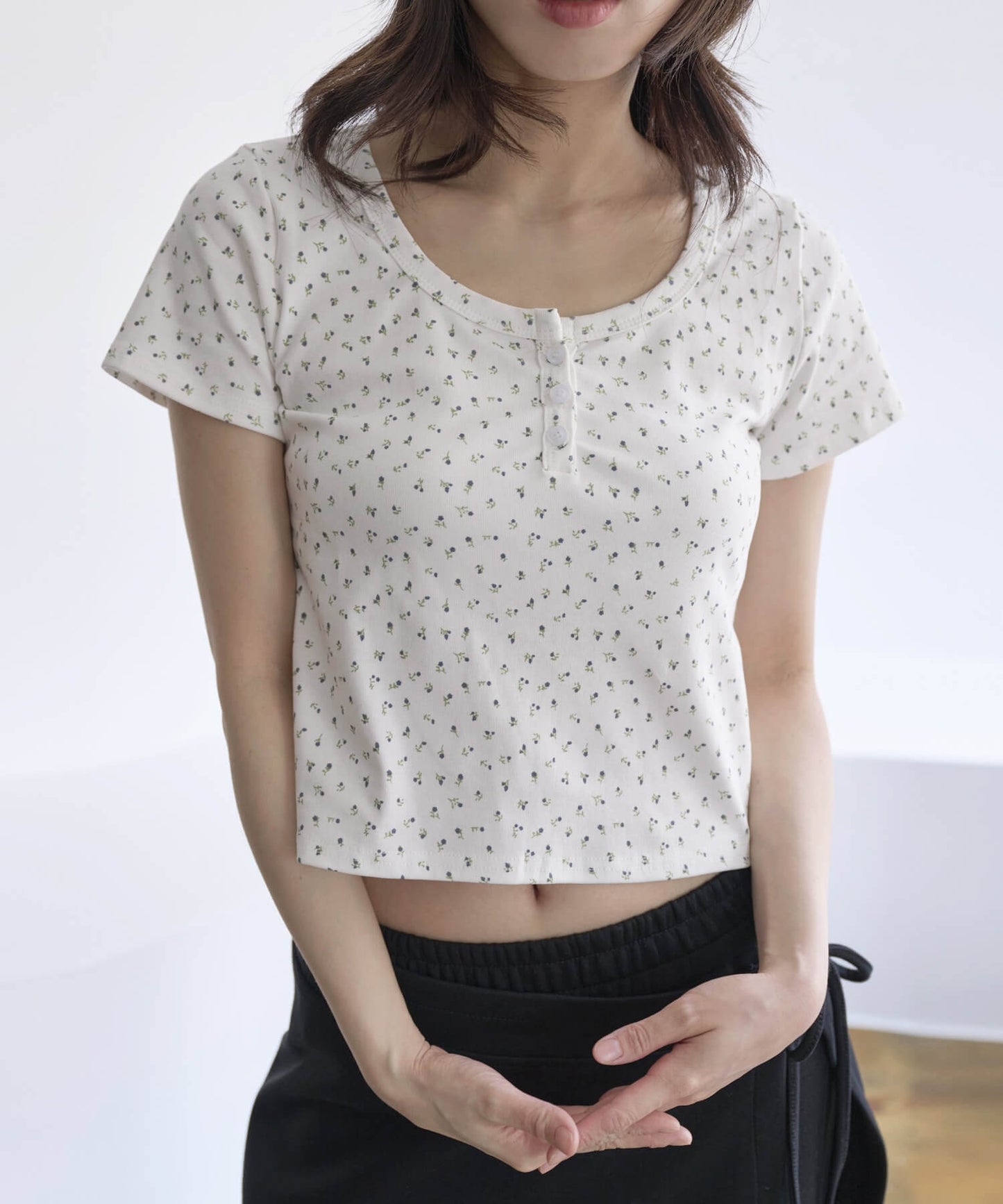 ラブリーフラワーパターンポイントボタン半袖Tシャツカットソー