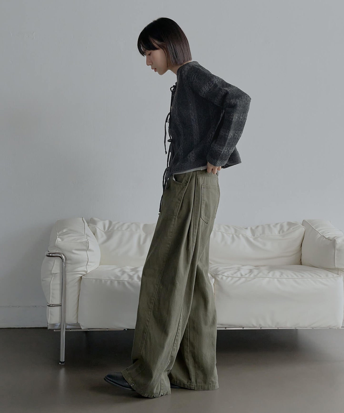 【裾のボタンでシルエット調節可能】サイドバルーンシルエットカラーチノパンツ