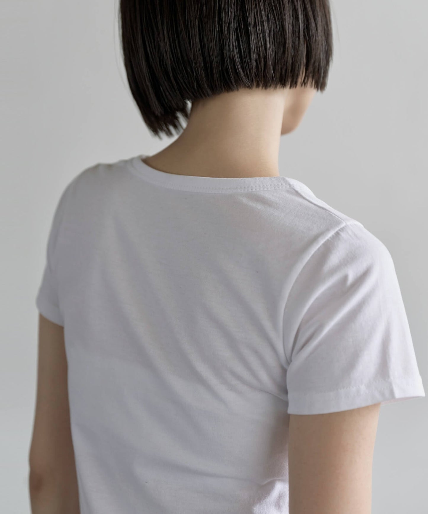 【UNE ORIGINAL】シルバーキラキラストーンズセミクロップド半袖Tシャツカットソー