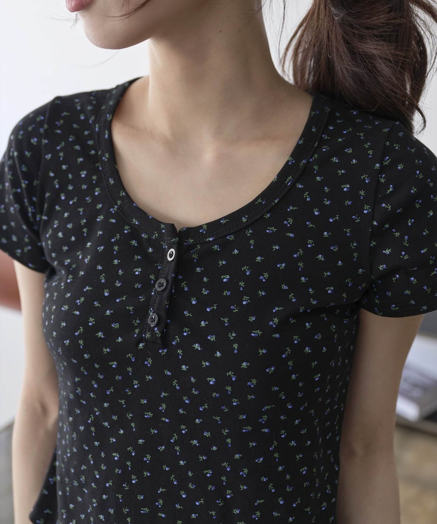ラブリーフラワーパターンポイントボタン半袖Tシャツカットソー