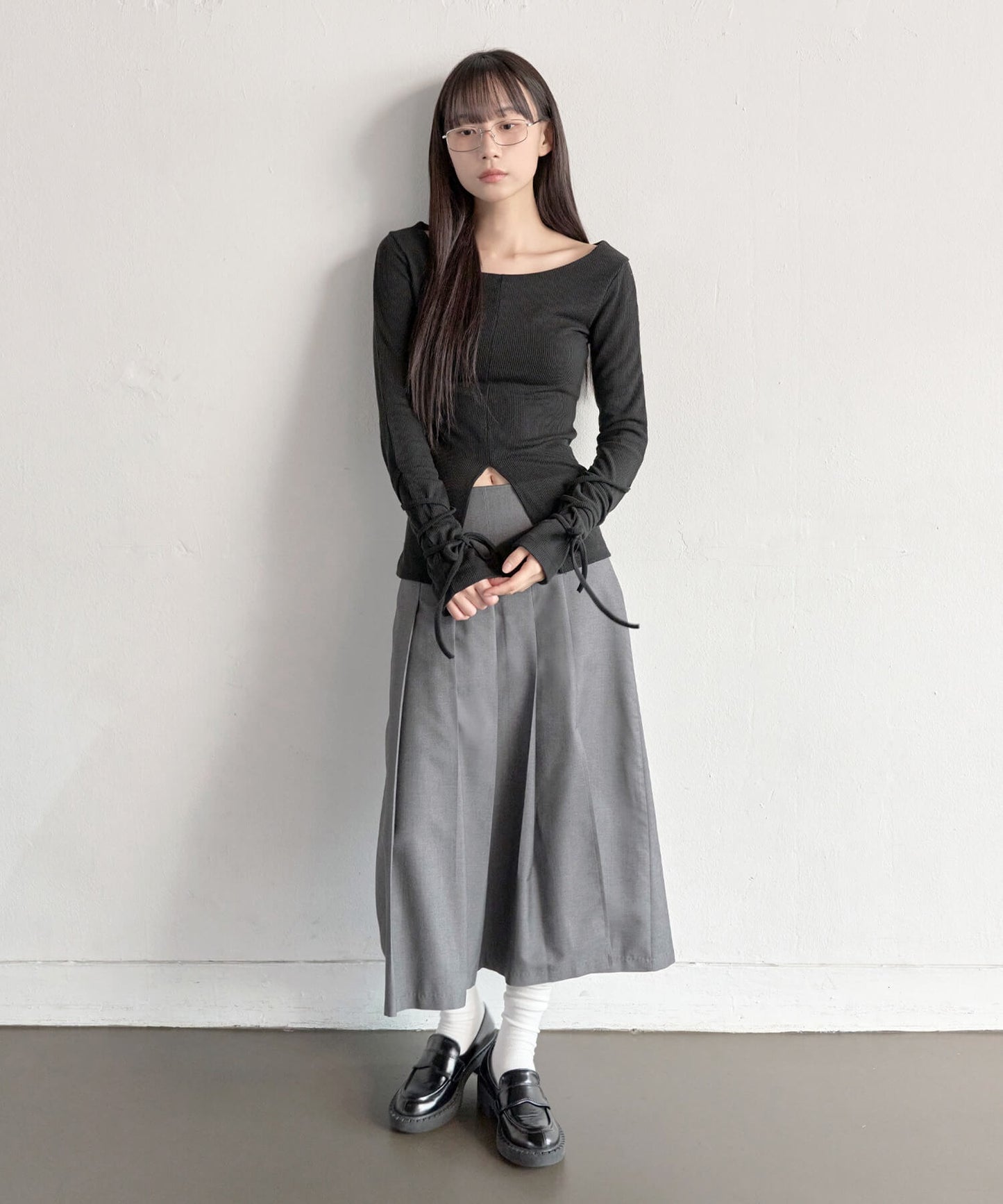 【UNE ORIGINAL】バックウエストゴムスリットプリーツロングスカート