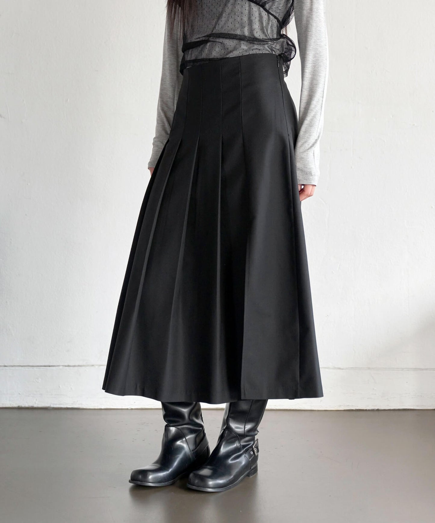 【UNE ORIGINAL】バックウエストゴムスリットプリーツロングスカート