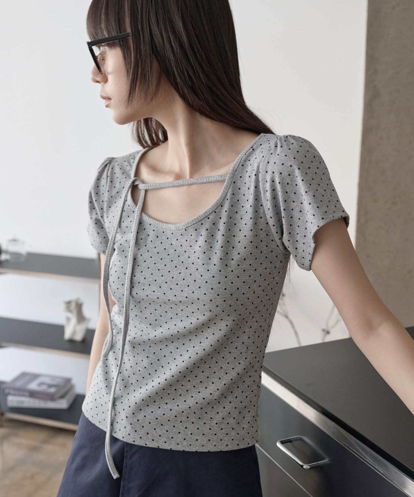 【UNE ORIGINAL】ショルダーパフフロントリボンドットパターンTシャツカットソー