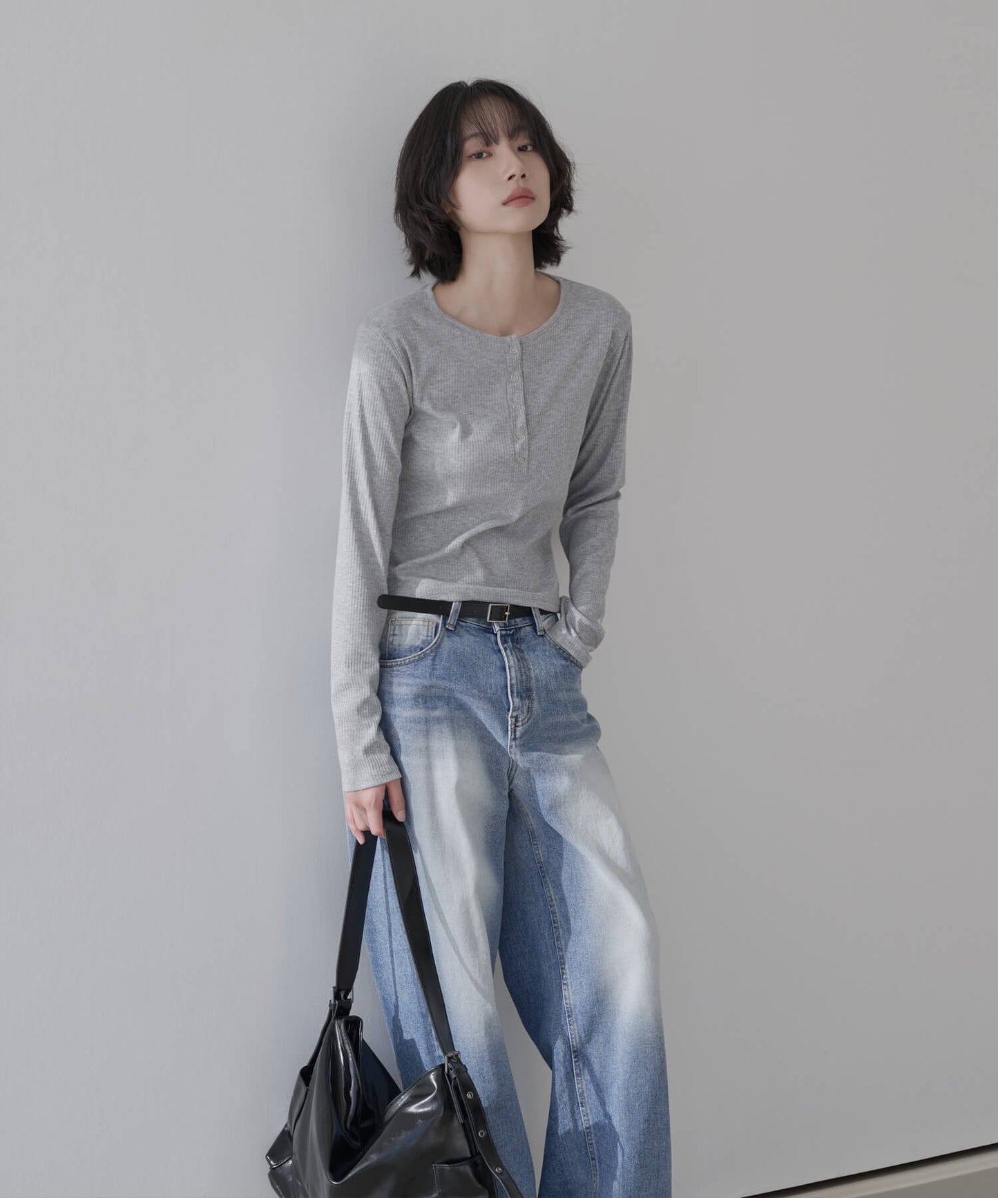 【UNE ORIGINAL】ヘンリーネックシルバースナップボタンシンプルTシャツカットソー