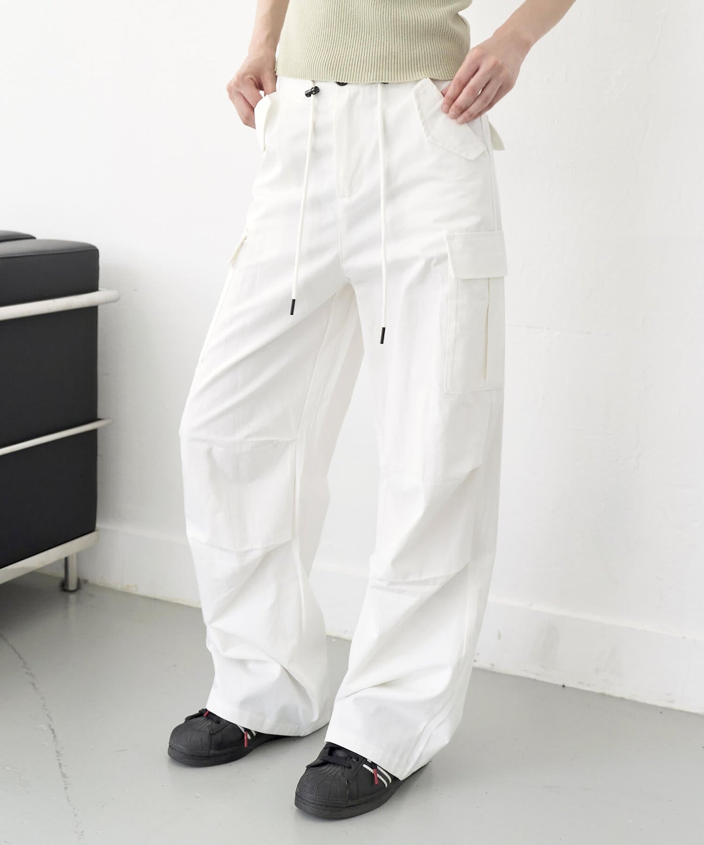 【UNISEX】ウエストストリングケープピンタックカーゴパラシュートパンツ