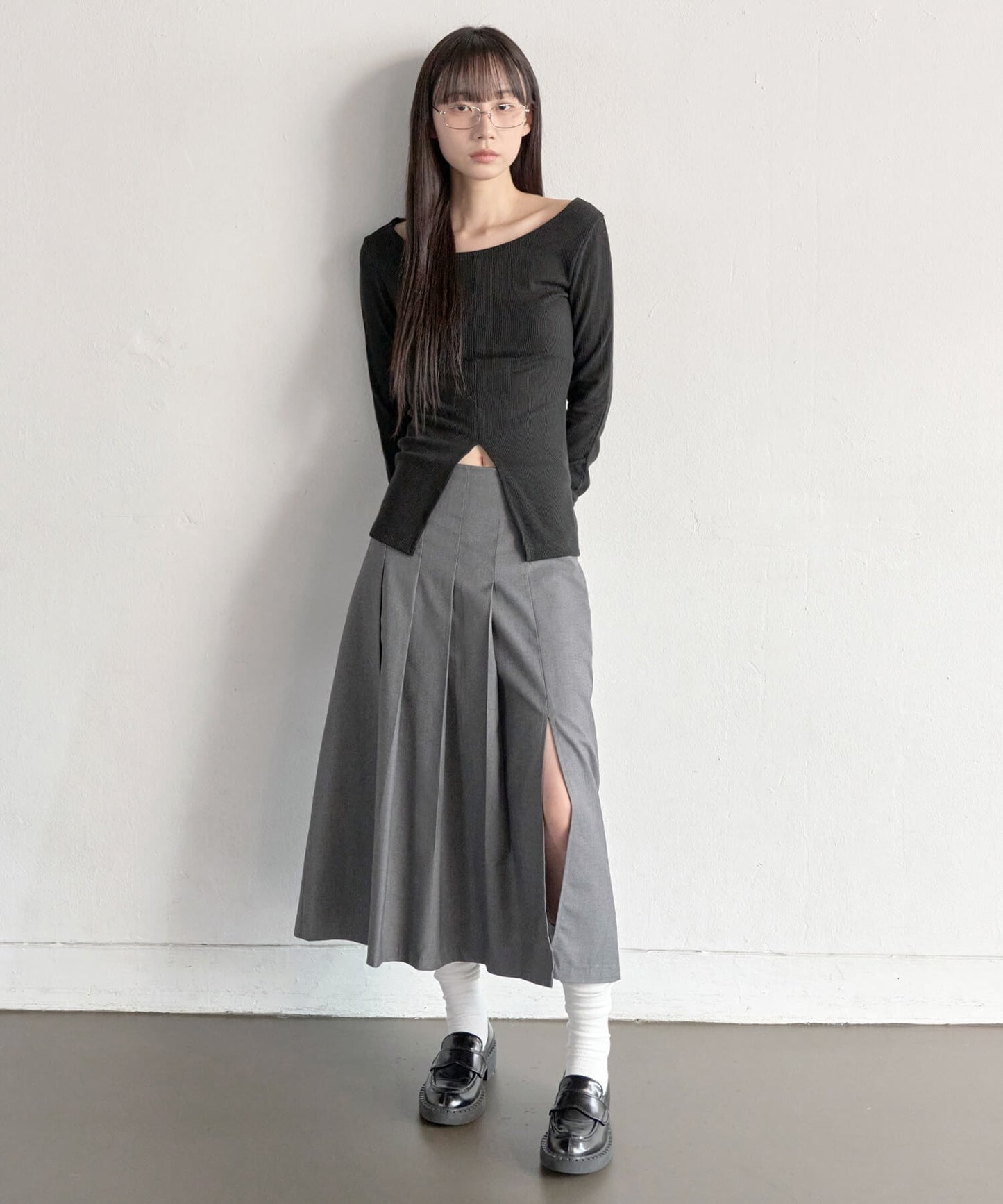 【UNE ORIGINAL】バックウエストゴムスリットプリーツロングスカート