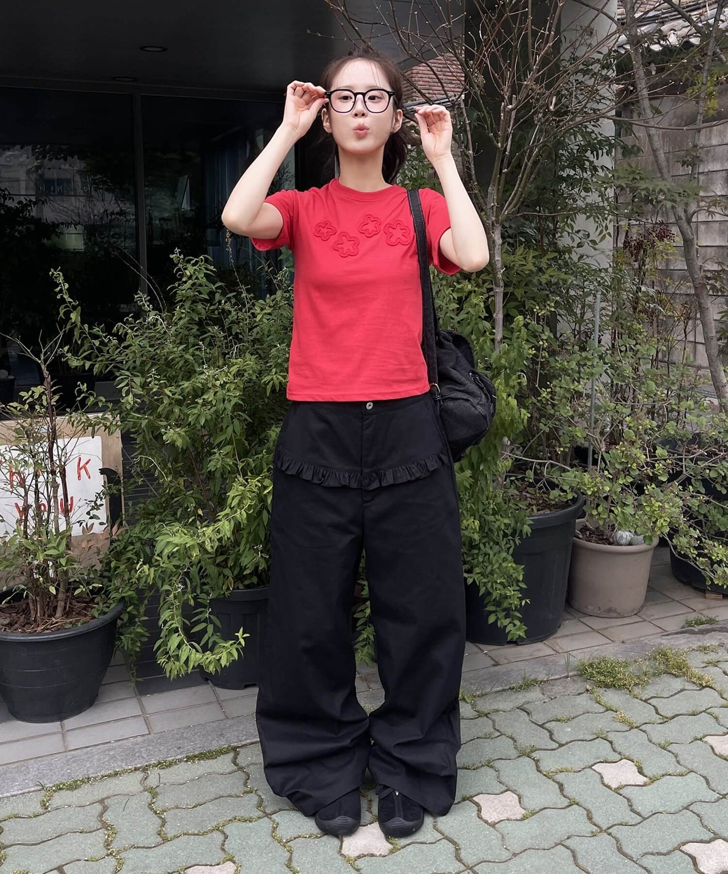 フロントフリルポイントコットンローライズワイドシルエットパンツ