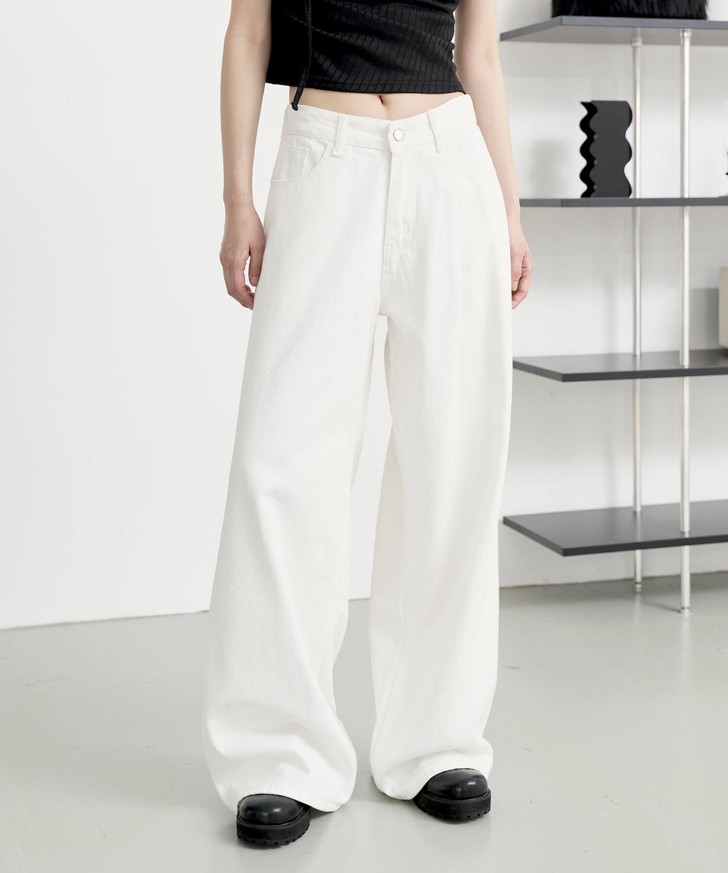 【UNISEX】【ボタンで自由にSIZE調節可能】バックボタンポイントワイドデニムパンツ