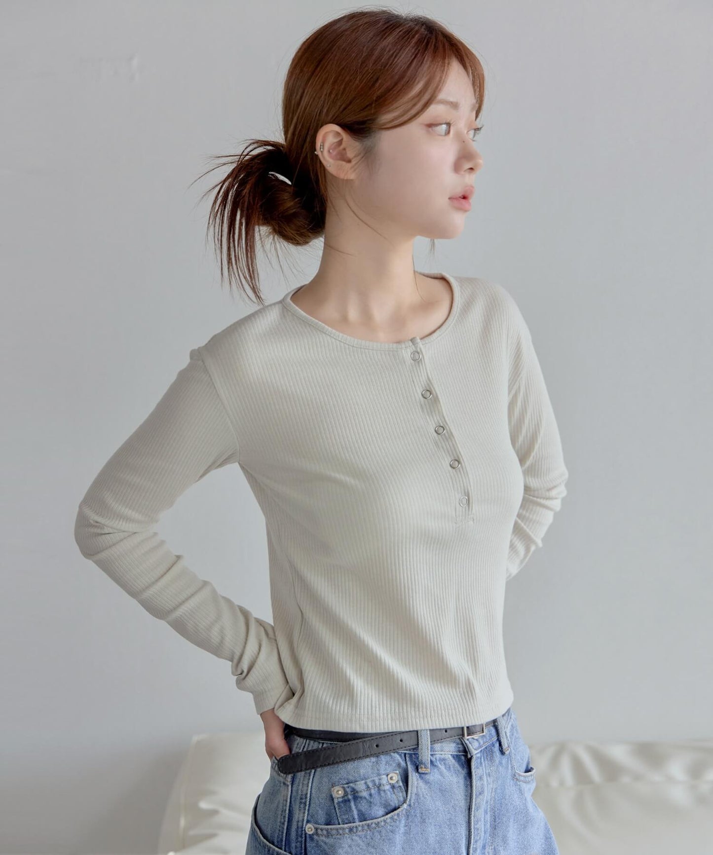 【UNE ORIGINAL】ヘンリーネックシルバースナップボタンシンプルTシャツカットソー