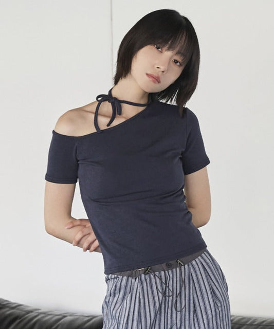 [UNE ORIGINAL]ワンオフショルダーチョーカーリボンTシャツカットソー