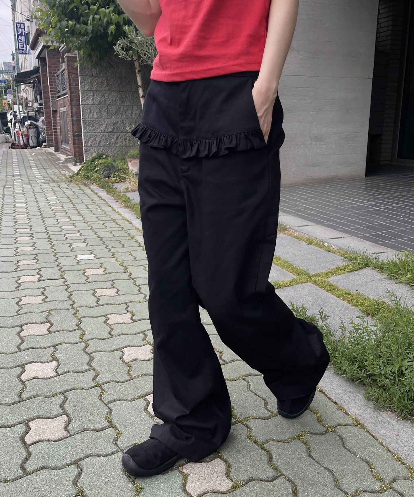 フロントフリルポイントコットンローライズワイドシルエットパンツ