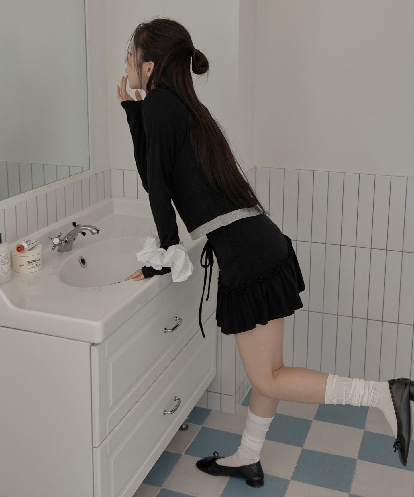 【オリジナル】インナーパンツ付きフロントルーズしわウエストゴムフリルキャロットミニスカート