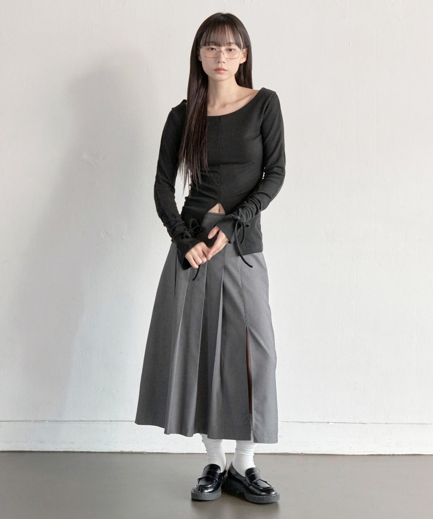 【UNE ORIGINAL】バックウエストゴムスリットプリーツロングスカート