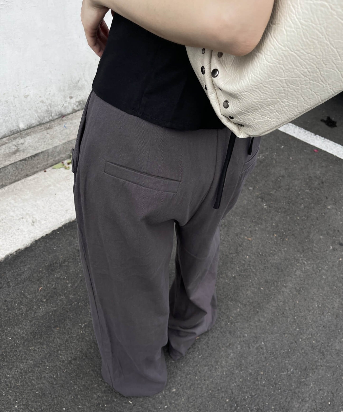 フロントフリルポイントコットンローライズワイドシルエットパンツ