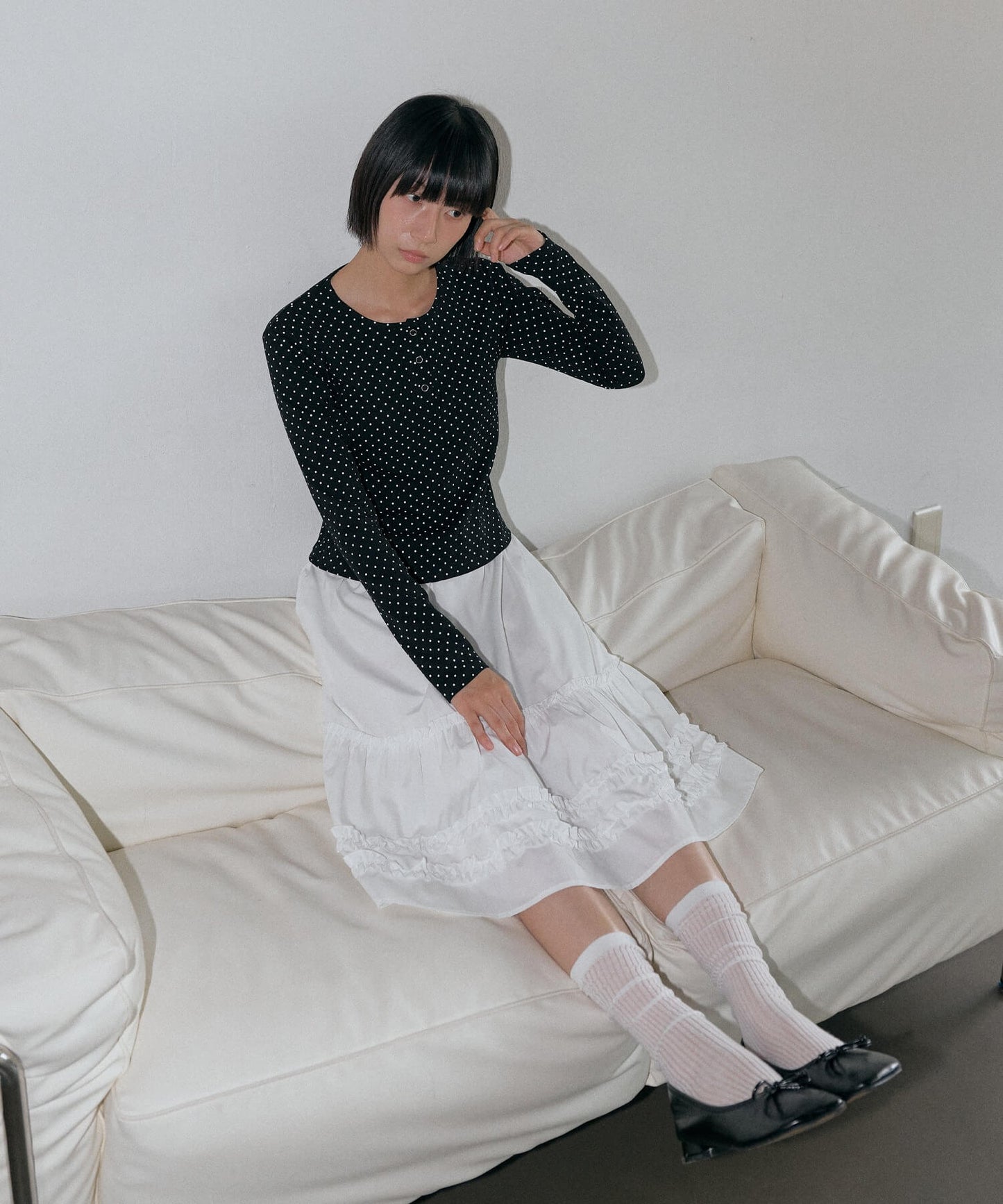 【UNE ORIGINAL】ヘンリーネックシルバースナップボタンドットパターンTシャツカットソー