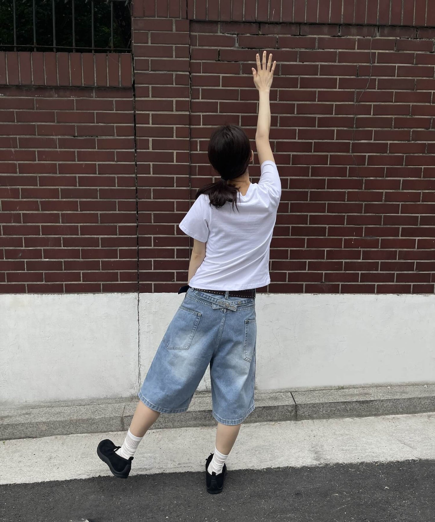 【ユニセックスデニム】ウェーブバルーンウォッシュドユニークサイドポケットバミューダハーフパンツデニム