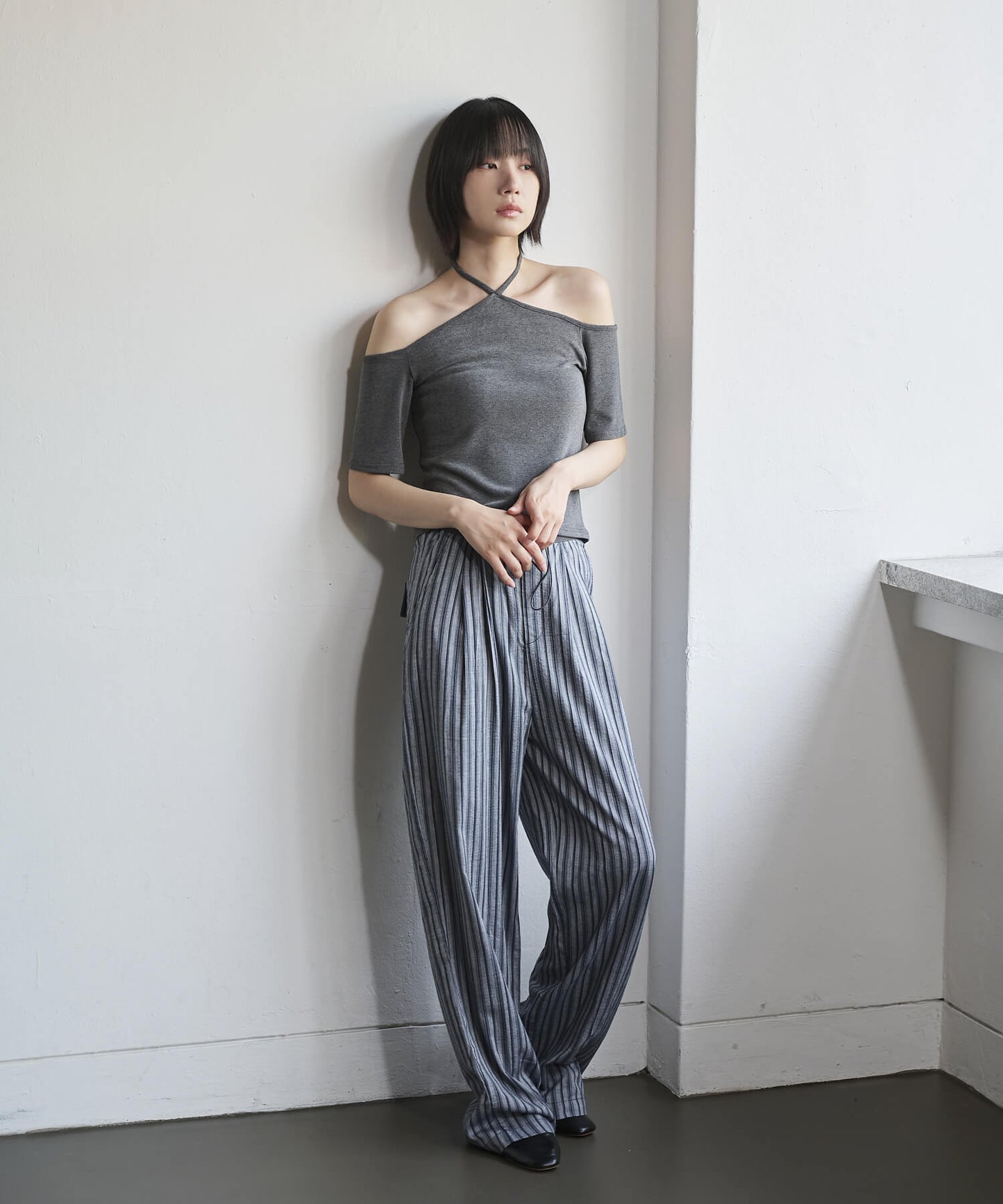 [UNE ORIGINAL]2wayホルターネックストリングリボンバックオープンTシャツカットソー