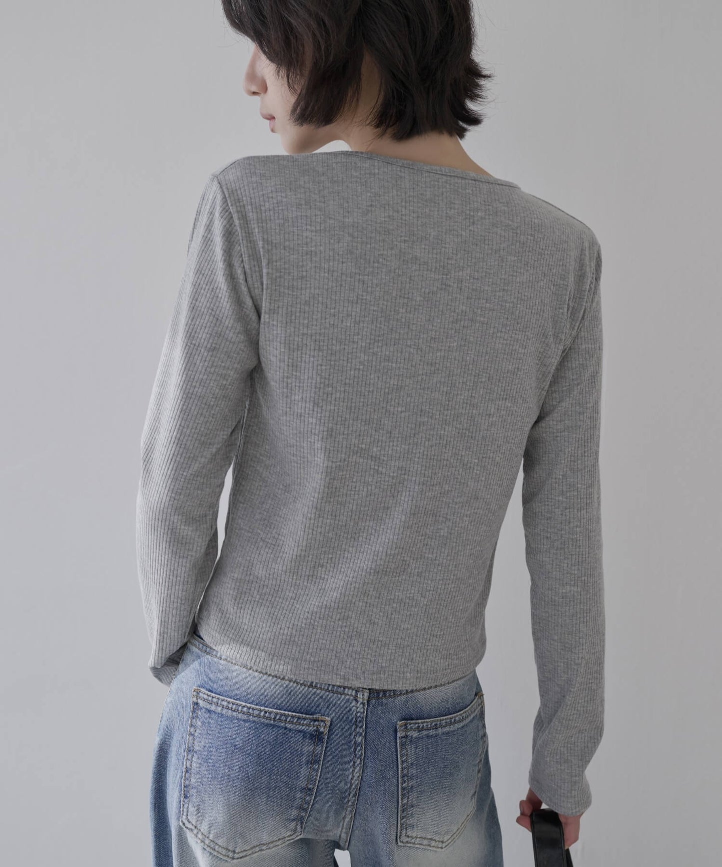 【UNE ORIGINAL】ヘンリーネックシルバースナップボタンシンプルTシャツカットソー